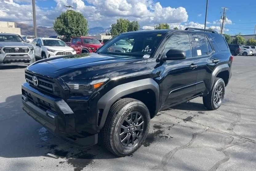2025 Toyota 4Runner 4WD SR5 photo 1