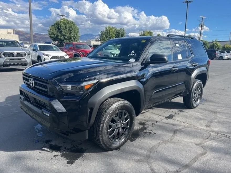 2025 Toyota 4Runner 4WD SR5 photo 1