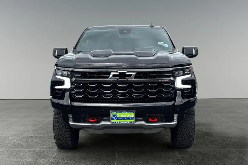 2025 Chevrolet Silverado 1500 ZR2 photo 1