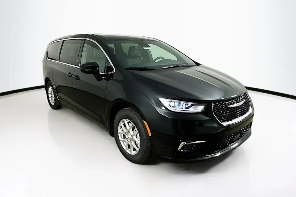 2025 Chrysler Pacifica photo 1