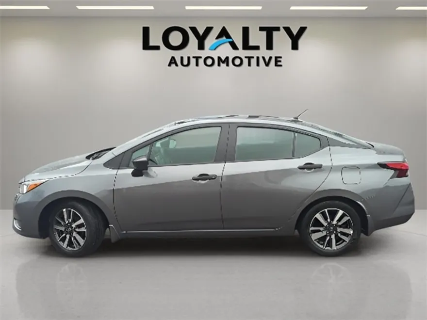 2024 Nissan Versa 1.6 S photo 1