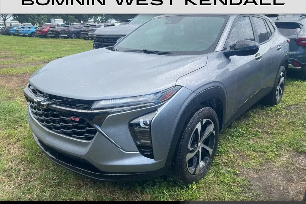2024 Chevrolet Trax photo 1