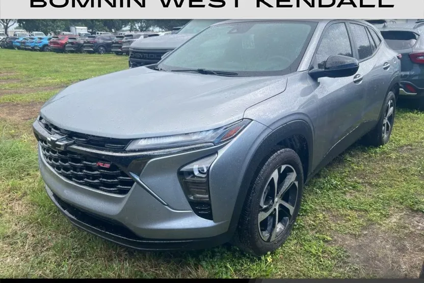 2024 Chevrolet Trax photo 1