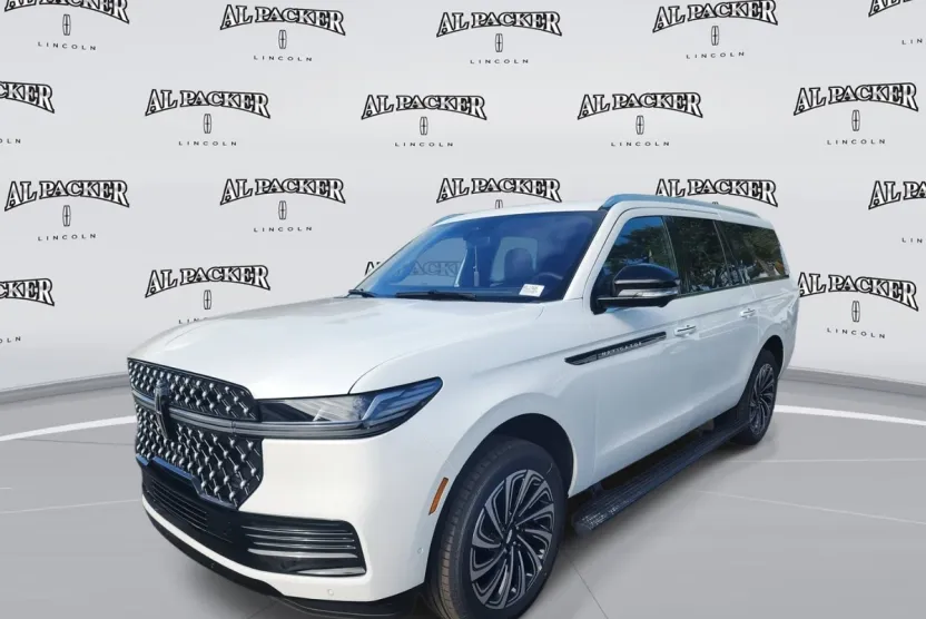 2025 Lincoln Navigator L photo 1
