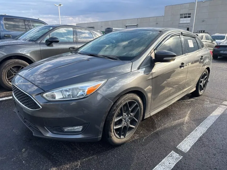 2016 Ford Focus SE photo 1