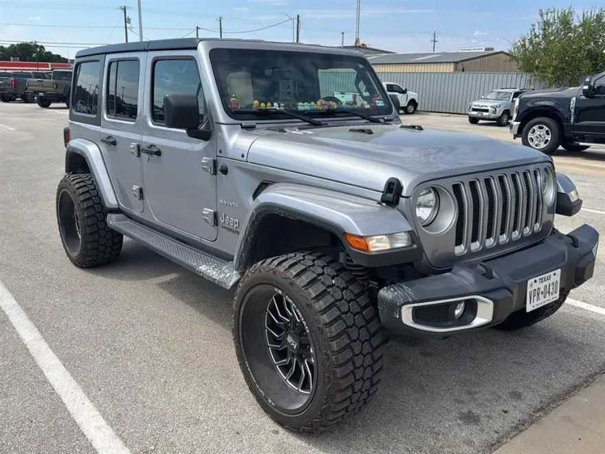 2021 Jeep Wrangler Unlimited Sahara photo 1