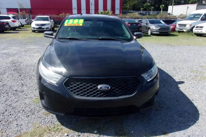 2016 Ford Taurus photo 1