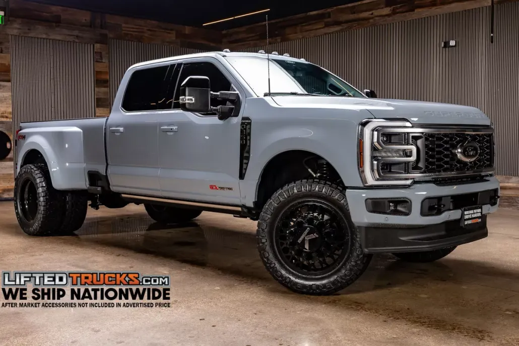 2025 Ford F-350 photo 1