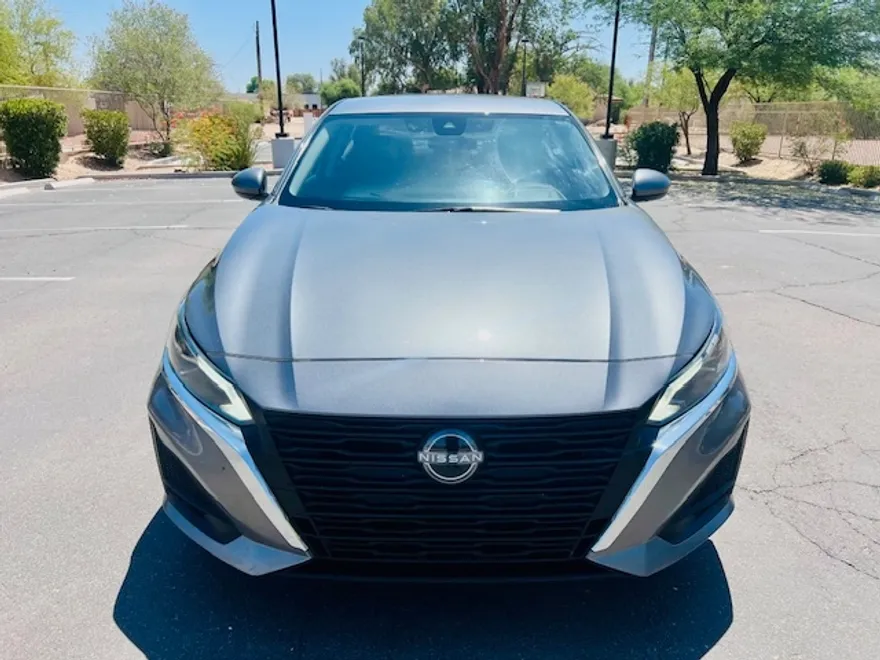 2023 Nissan Altima 2.5 SV photo 1