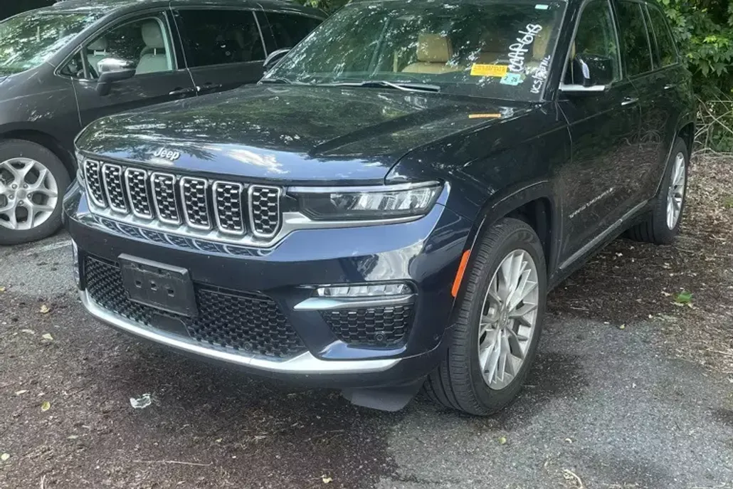 2023 Jeep Grand Cherokee Summit photo 1