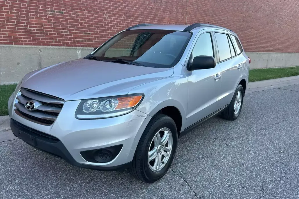 2012 Hyundai Santa Fe GLS photo 1