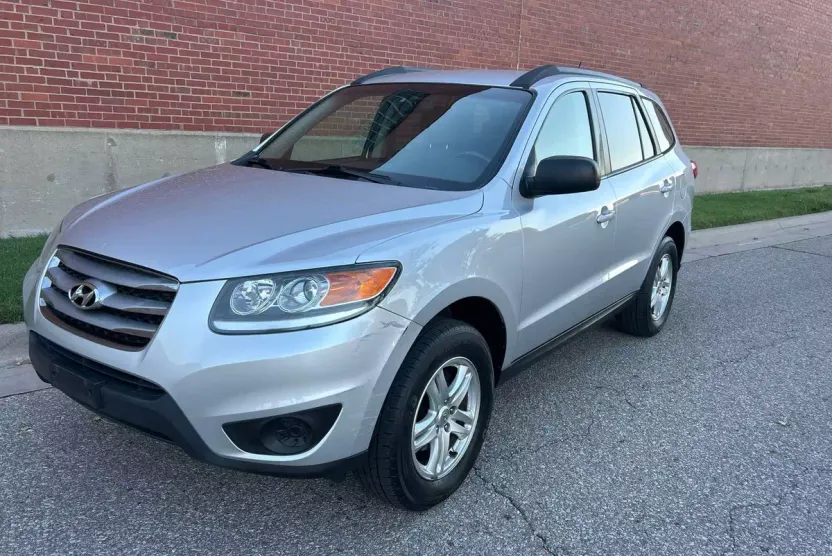 2012 Hyundai Santa Fe GLS photo 1