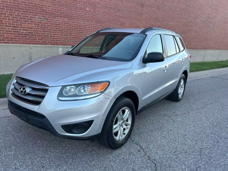 2012 Hyundai Santa Fe GLS photo 1