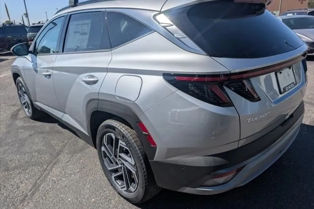 2025 Hyundai Tucson Hybrid Limited photo 1