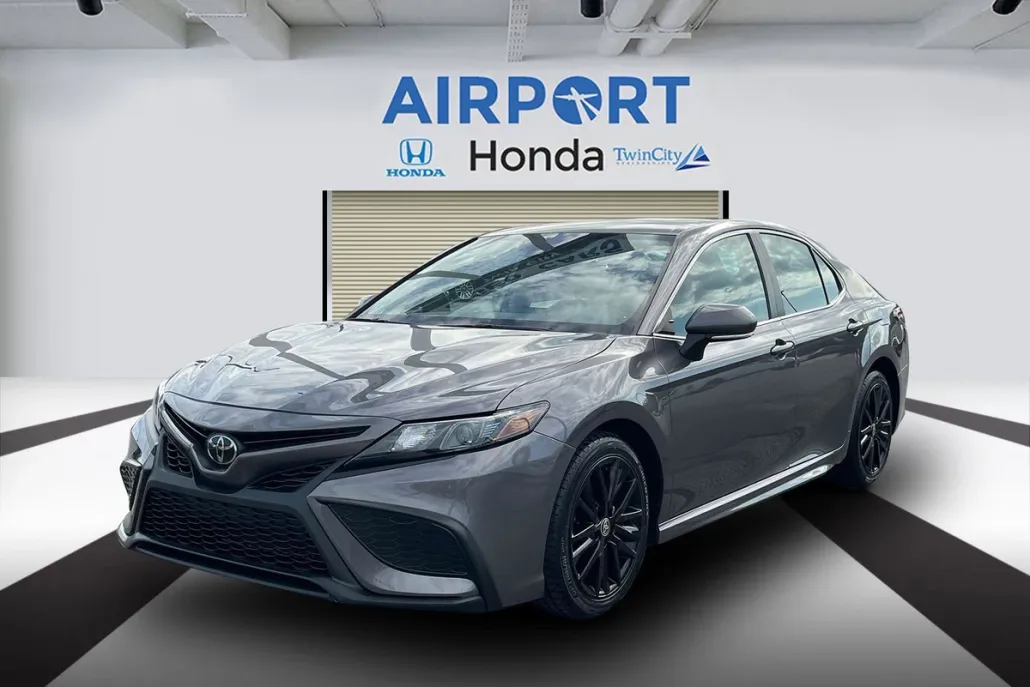 2023 Toyota Camry SE photo 1