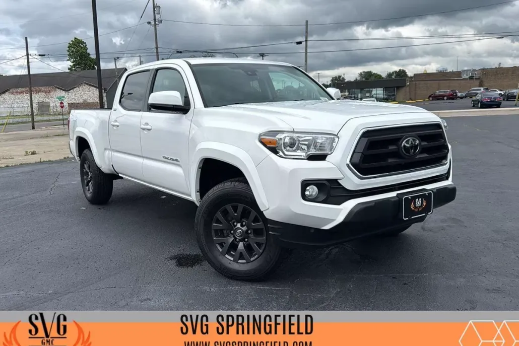 2022 Toyota Tacoma 4x4 SR5 photo 1