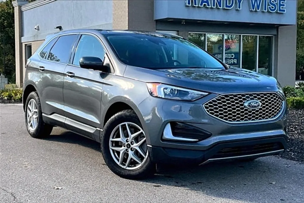 2024 Ford Edge SEL photo 1