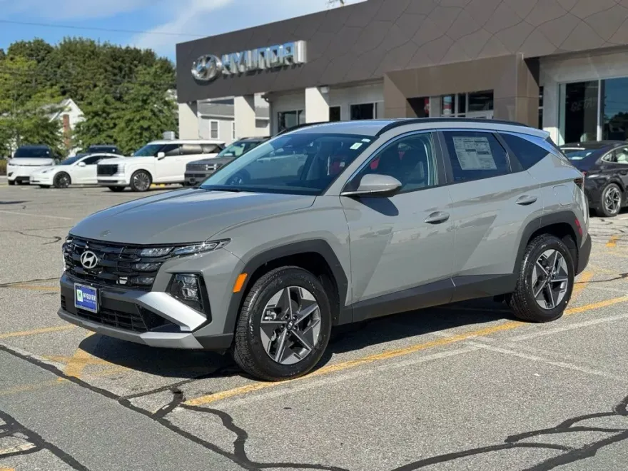 2025 Hyundai Tucson SEL photo 1