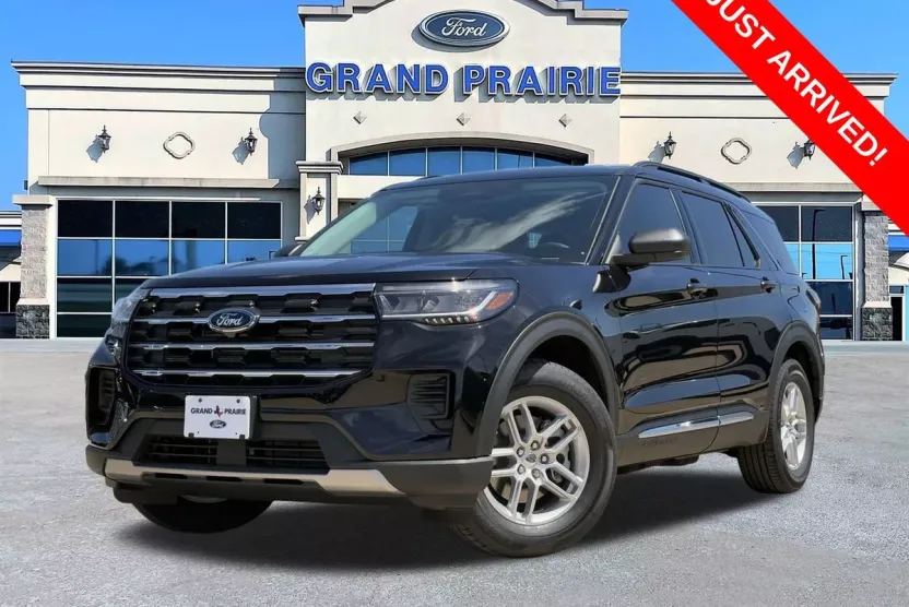 2025 Ford Explorer photo 1