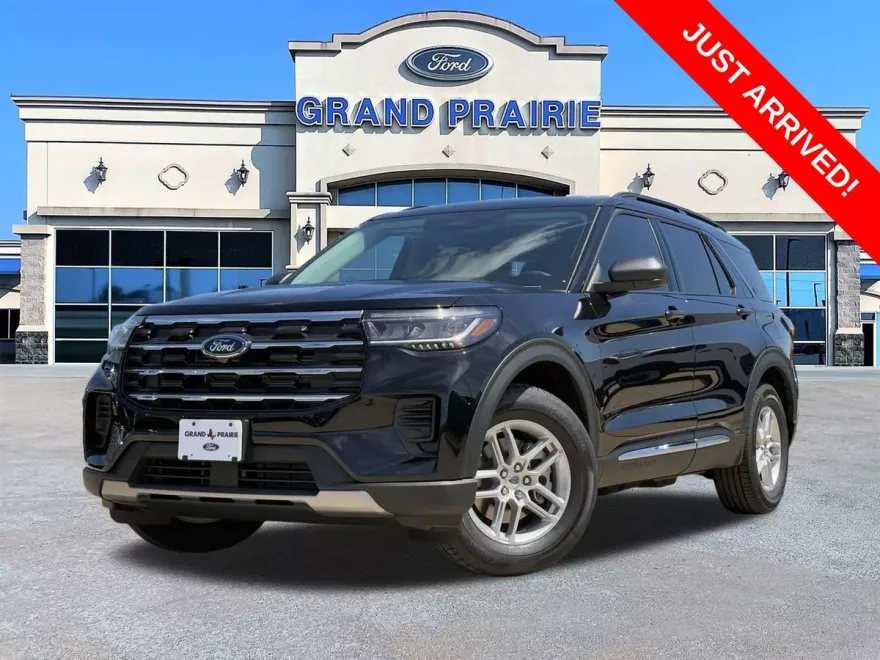 2025 Ford Explorer photo 1