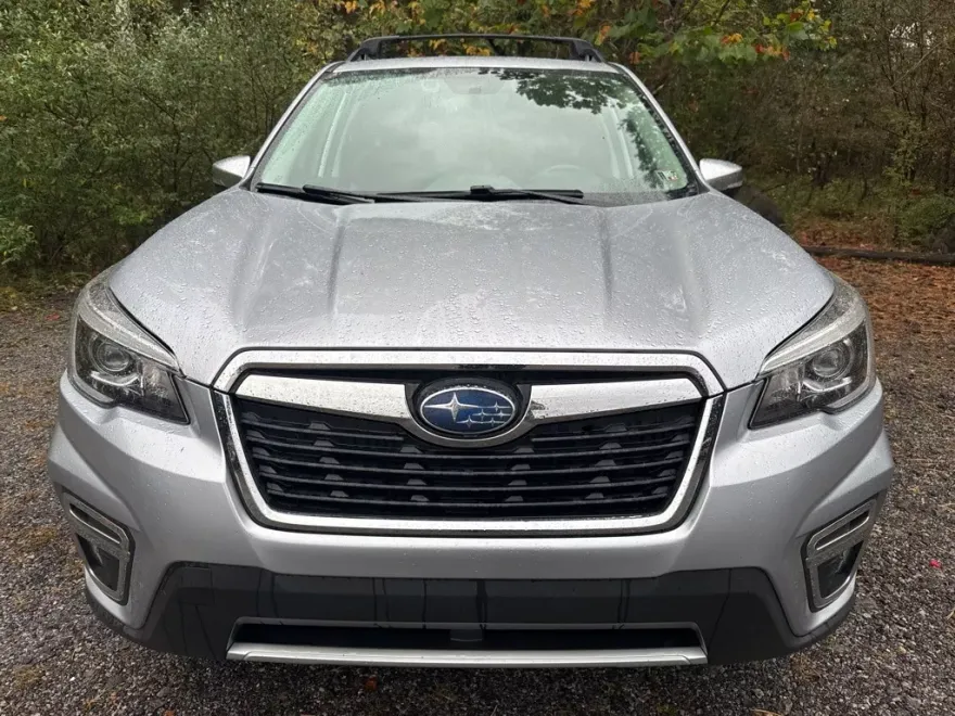 2019 Subaru Forester Touring photo 1