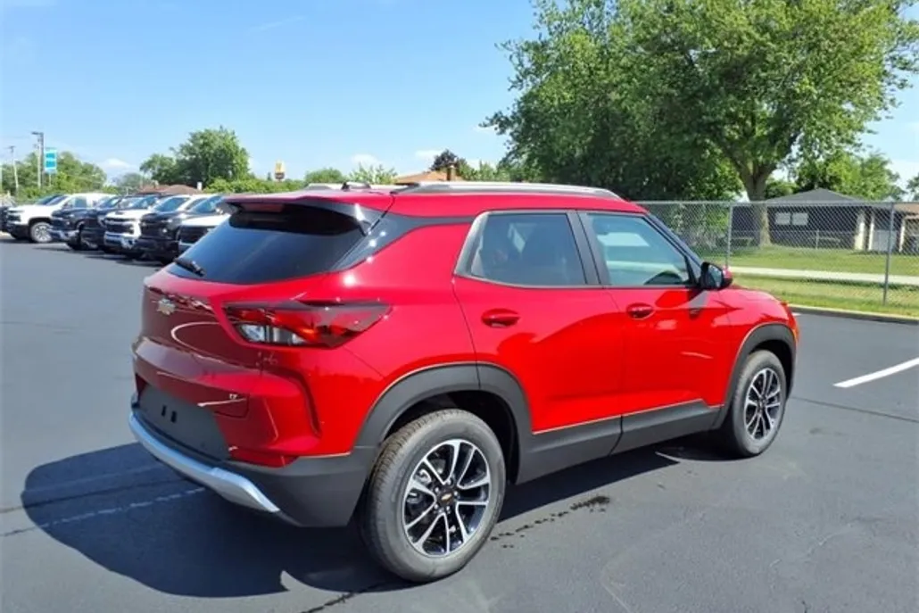 2026 Chevrolet Trailblazer LT photo 1