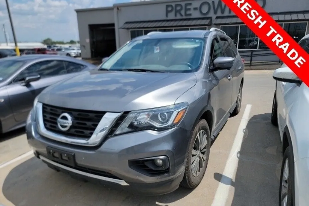 2020 Nissan Pathfinder SL photo 1