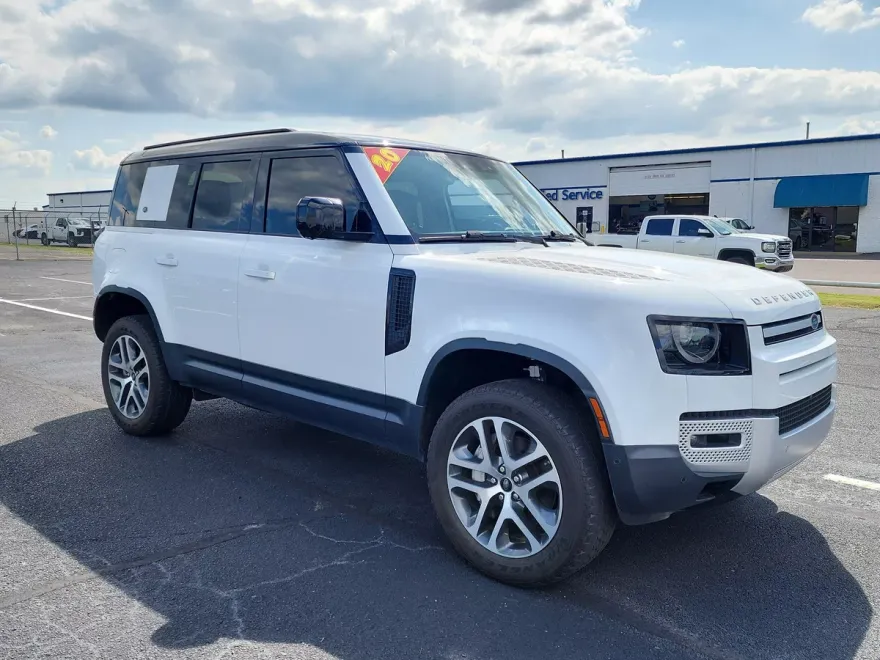 2020 Land Rover Defender 110 HSE photo 1