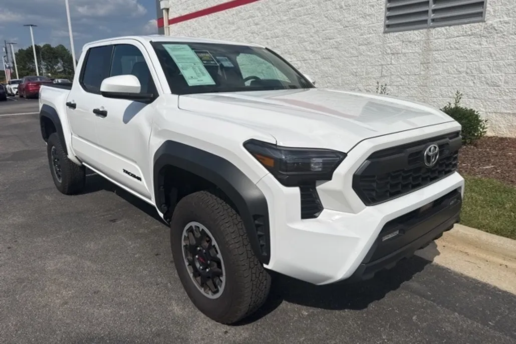 2025 Toyota Tacoma TRD Off-Road photo 1
