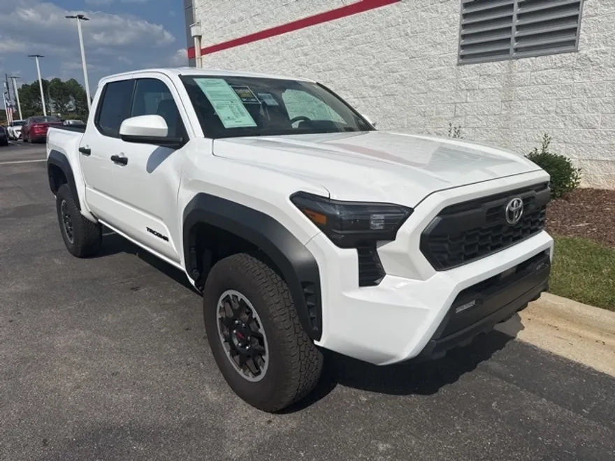 2025 Toyota Tacoma TRD Off-Road photo 1