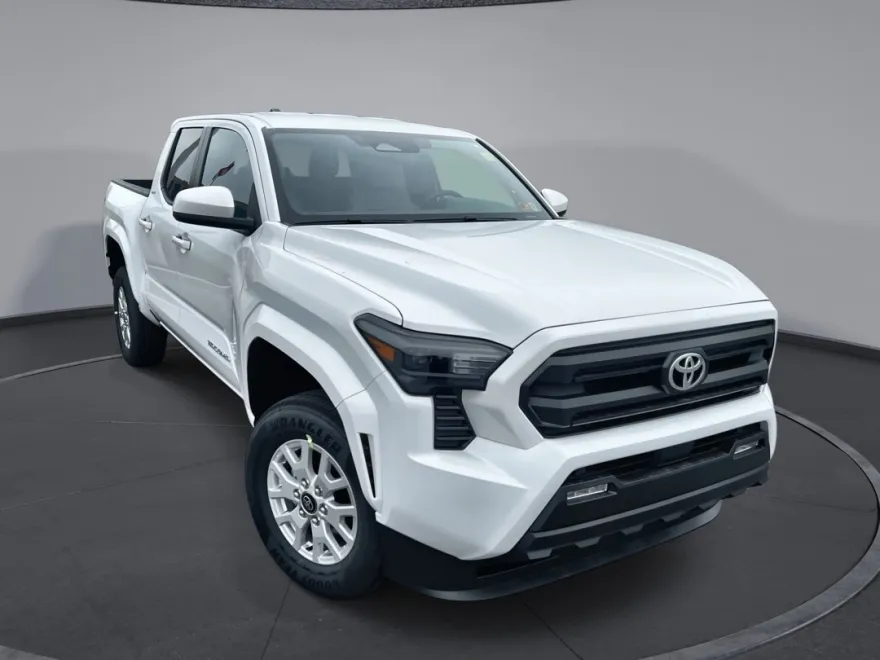 2025 Toyota Tacoma 4x4 SR5 Double Cab photo 1