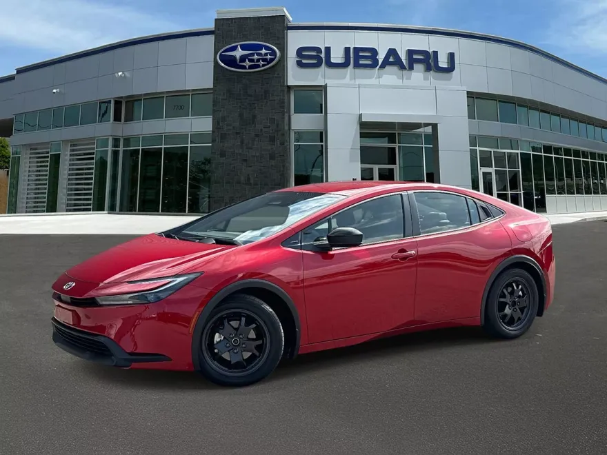 2025 Toyota Prius LE photo 1
