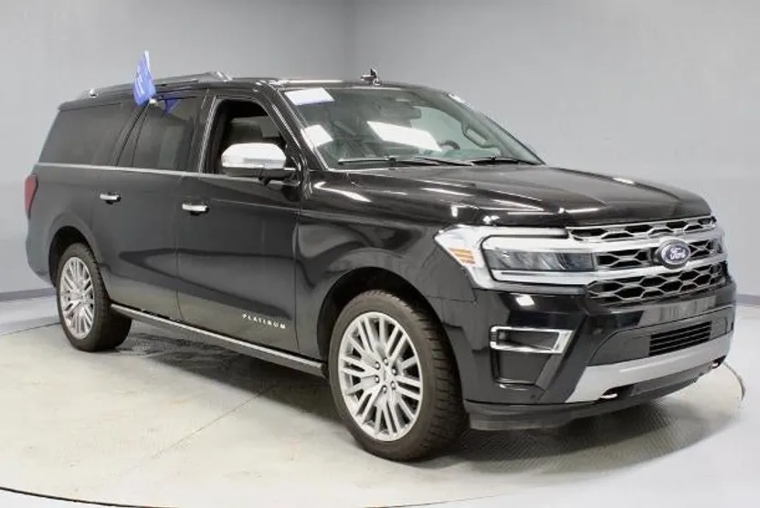 2022 Ford Expedition MAX Platinum photo 1