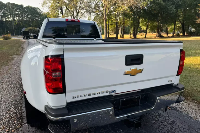 2017 Chevrolet Silverado 3500HD LTZ photo 1