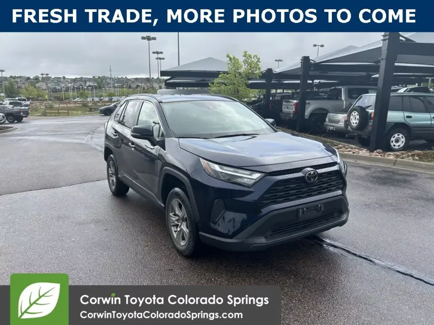 2024 Toyota RAV4 XLE photo 1