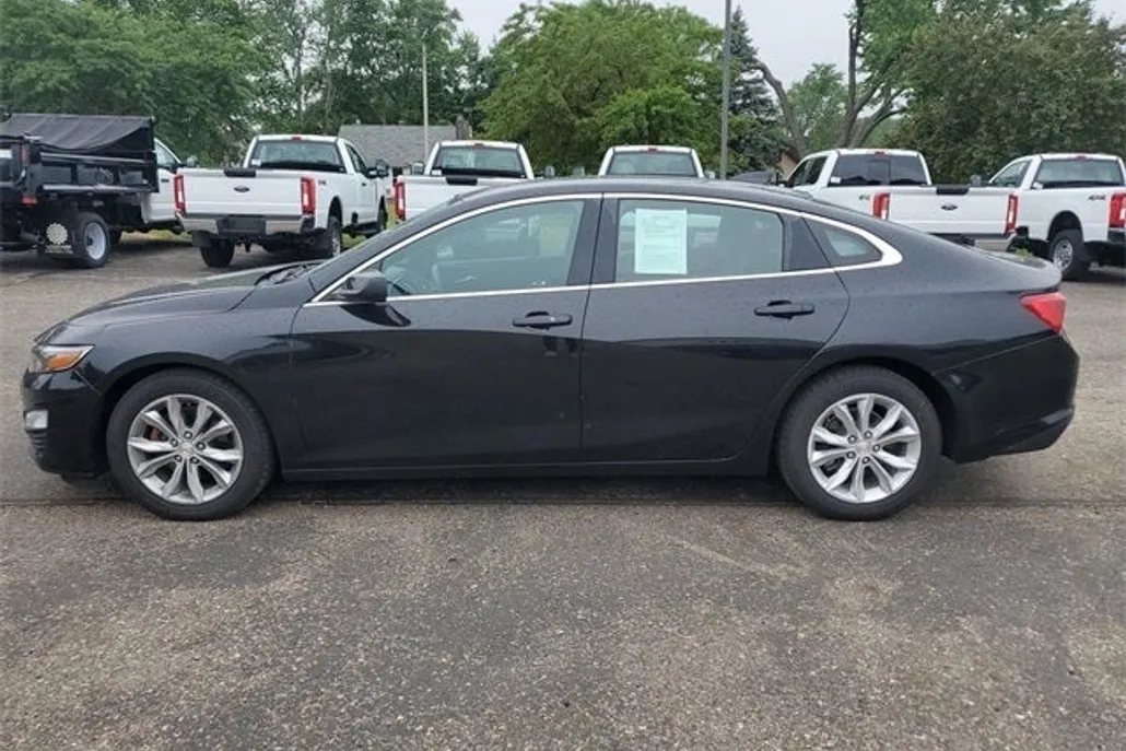 2024 Chevrolet Malibu 1LT photo 1