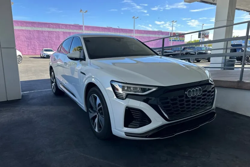 2024 Audi Q8 E-tron line Premium photo 1