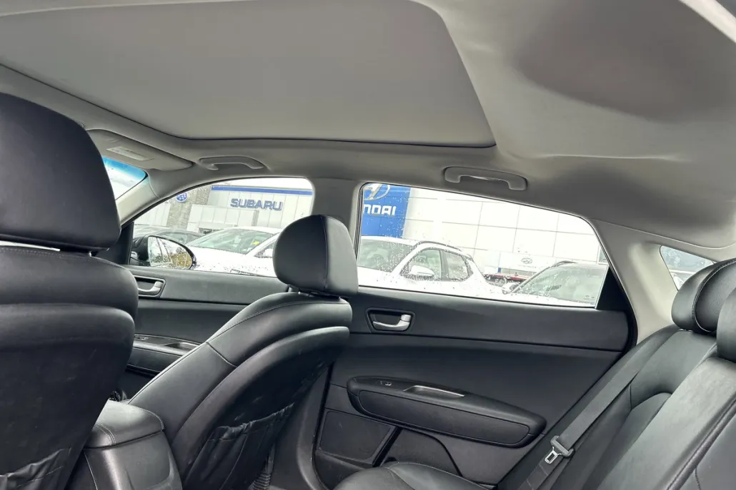 2020 Kia Optima SE photo 1