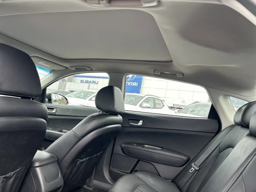2020 Kia Optima SE photo 1