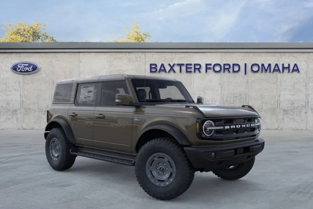 2025 Ford Bronco Outer Banks photo 1