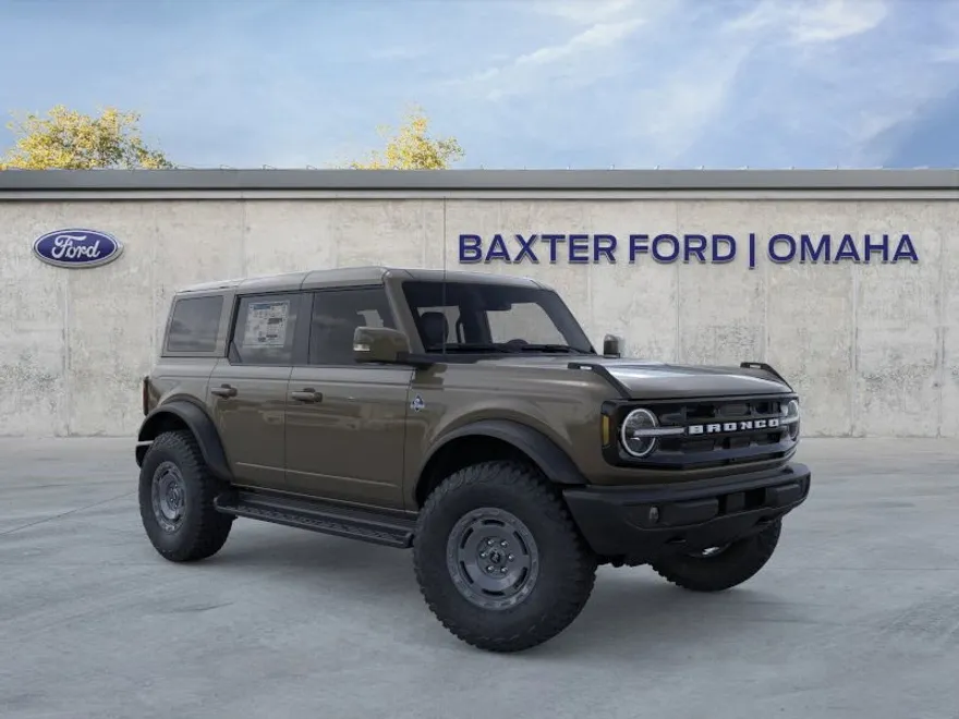 2025 Ford Bronco Outer Banks photo 1