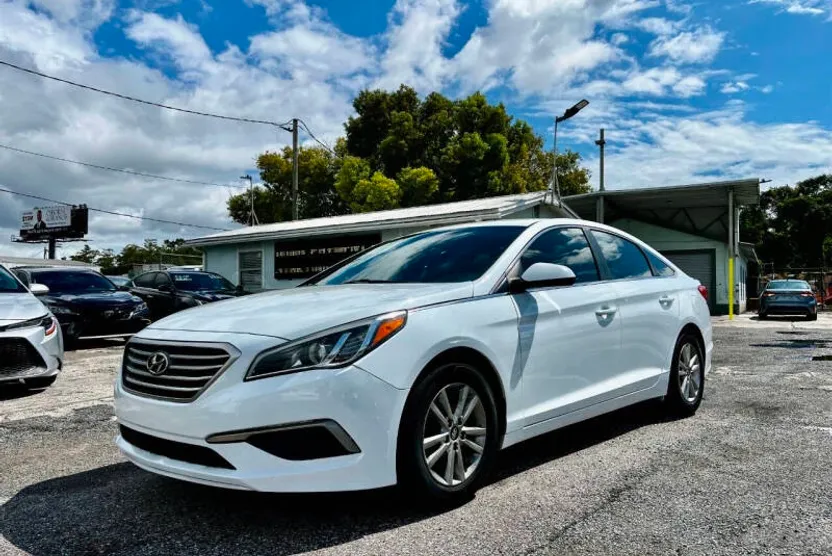 2017 Hyundai Sonata SE photo 1