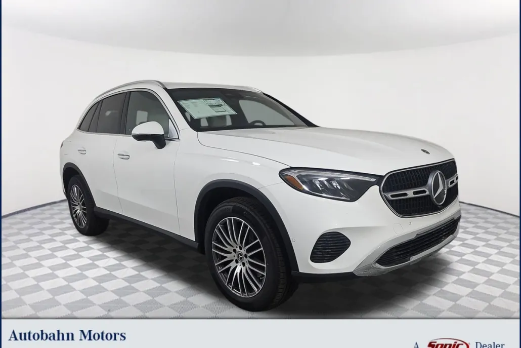 2025 Mercedes Benz GLC 300 photo 1