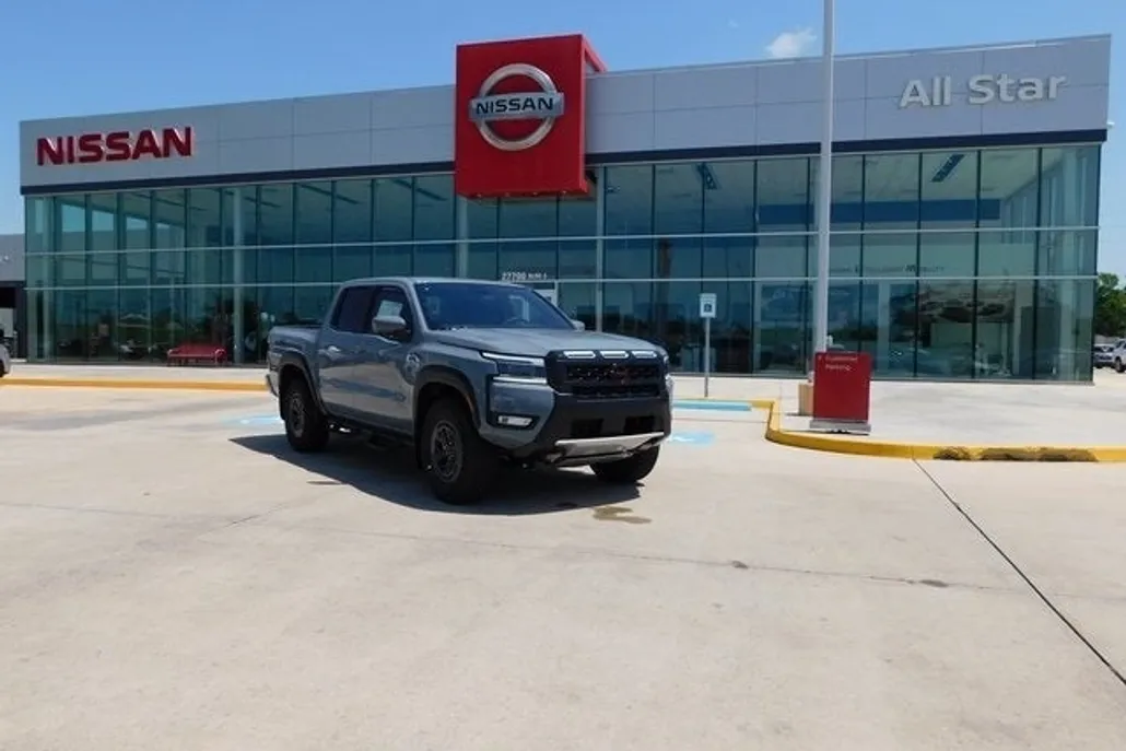 2025 Nissan Frontier Crew Cab PRO-4X photo 1