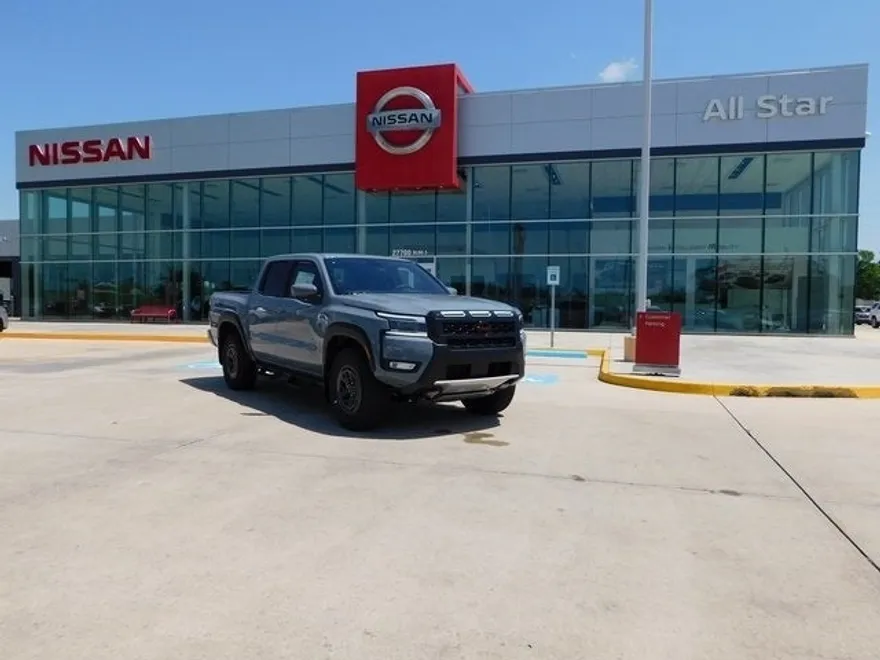 2025 Nissan Frontier Crew Cab PRO-4X photo 1
