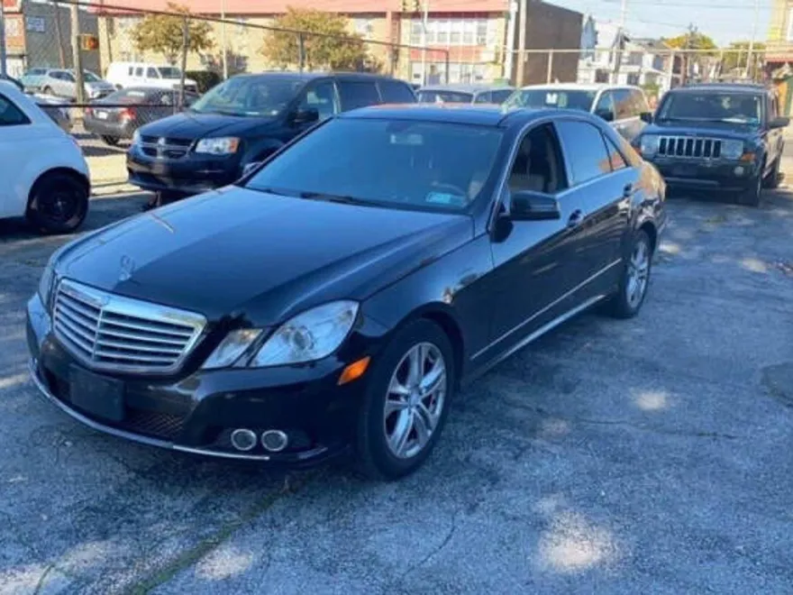 2010 Mercedes Benz E 350 Sport 4MATIC photo 1