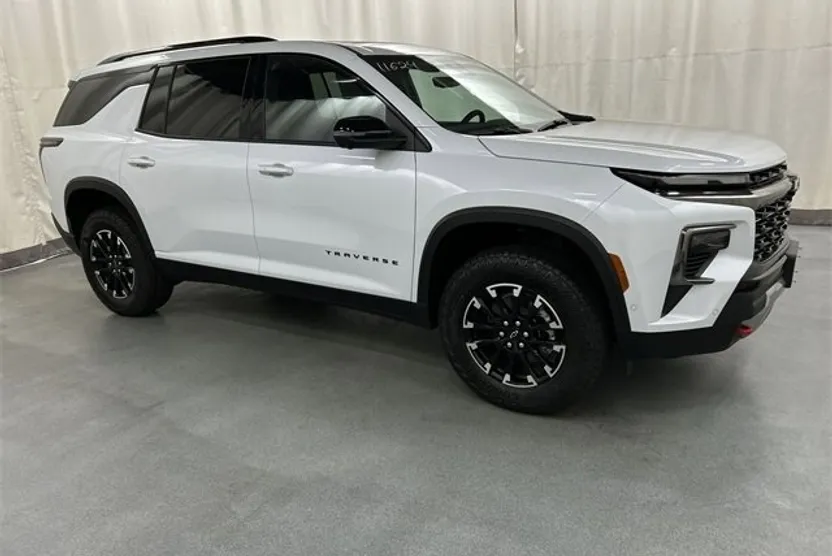 2026 Chevrolet Traverse Z71 photo 1