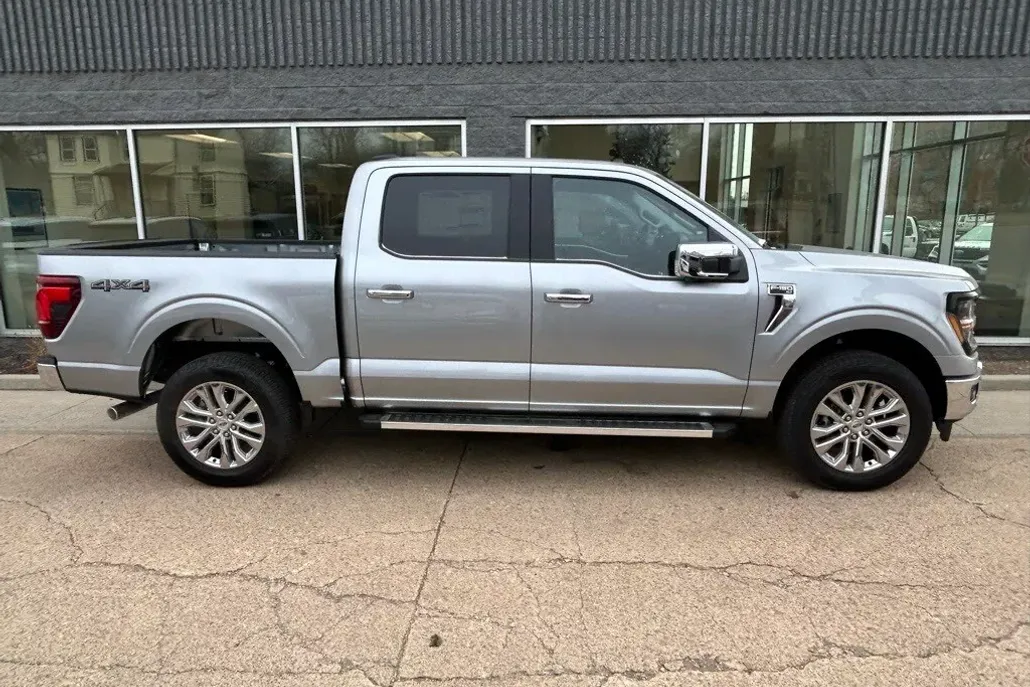 2024 Ford F-150 XLT photo 1