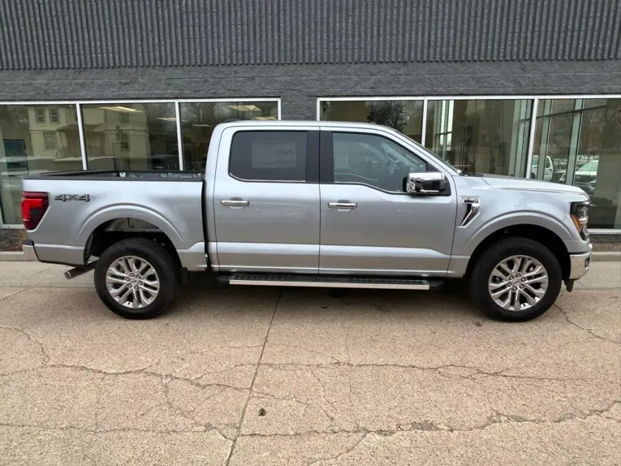2024 Ford F-150 XLT photo 1
