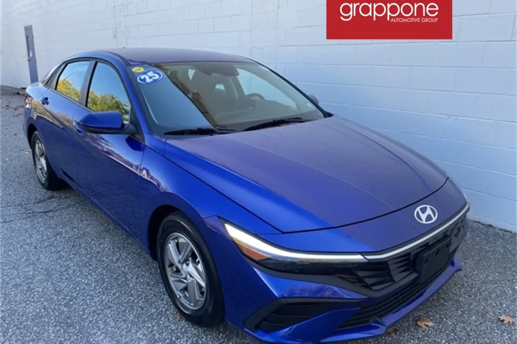 2025 Hyundai Elantra SE photo 1